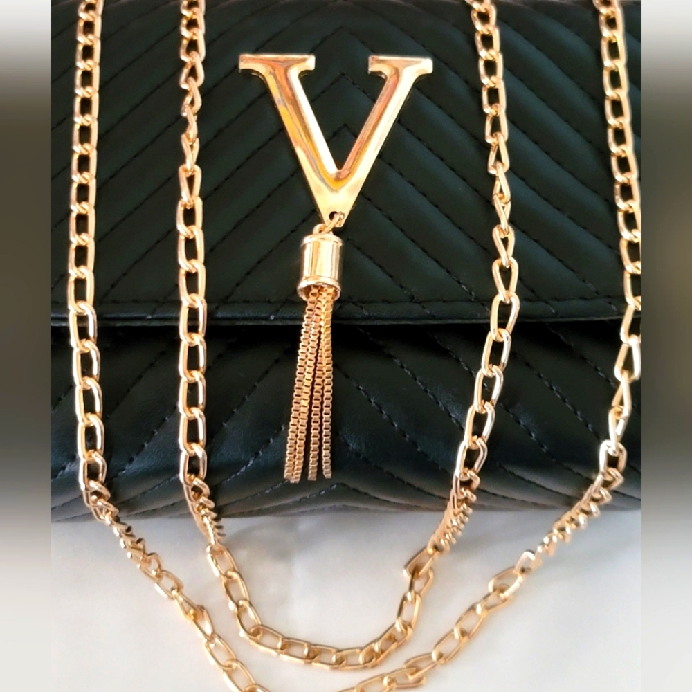 I ▪︎ T Crossbody bag  .